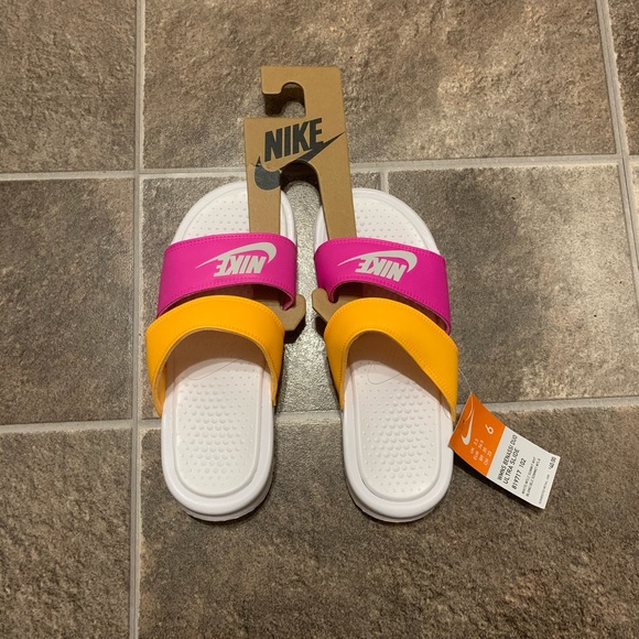 nike benassi slides double strap